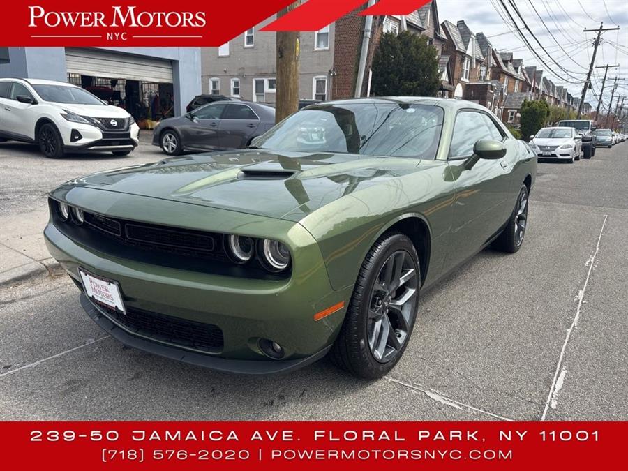 2022 Dodge Challenger SXT photo