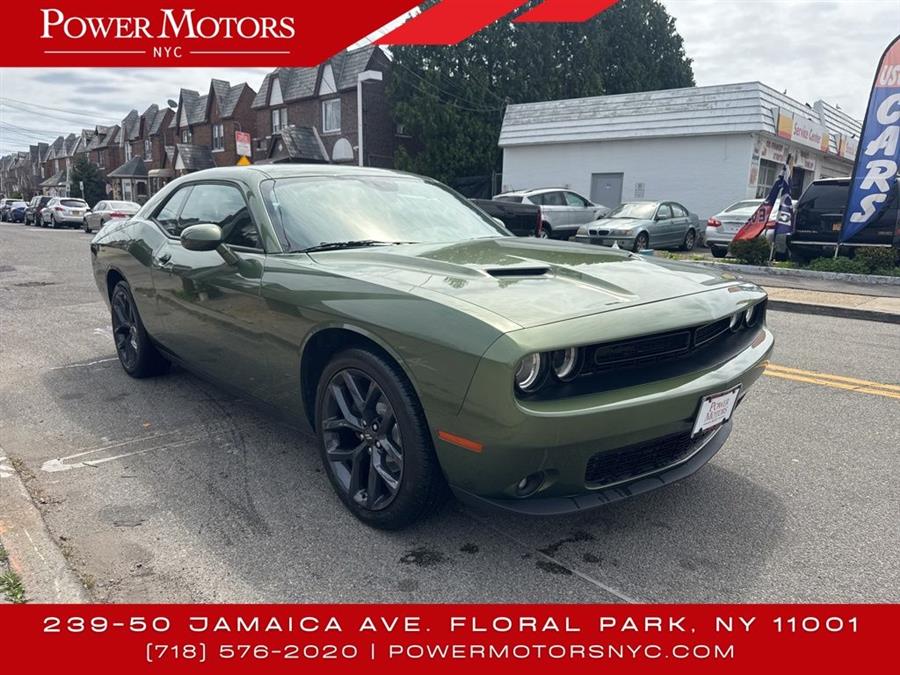 2022 Dodge Challenger SXT photo