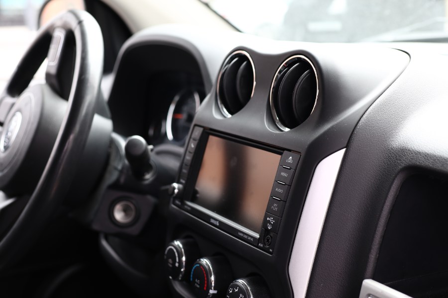 2014 Jeep Compass Latitude photo