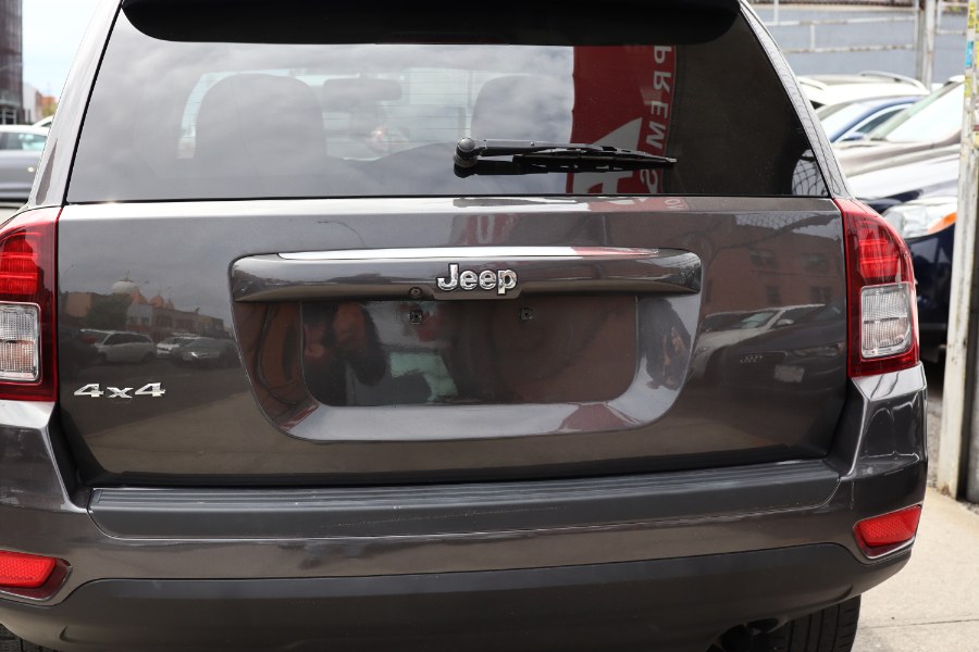 2014 Jeep Compass Latitude photo