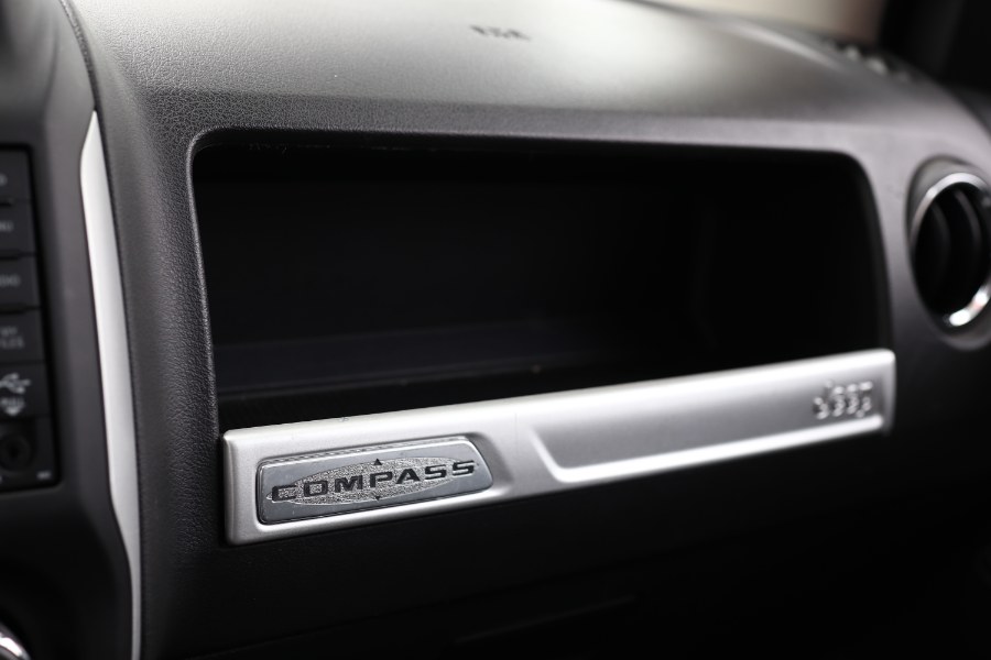 2014 Jeep Compass Latitude photo