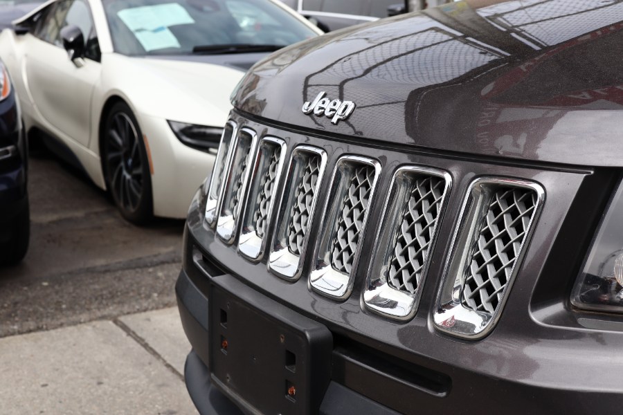 2014 Jeep Compass Latitude photo