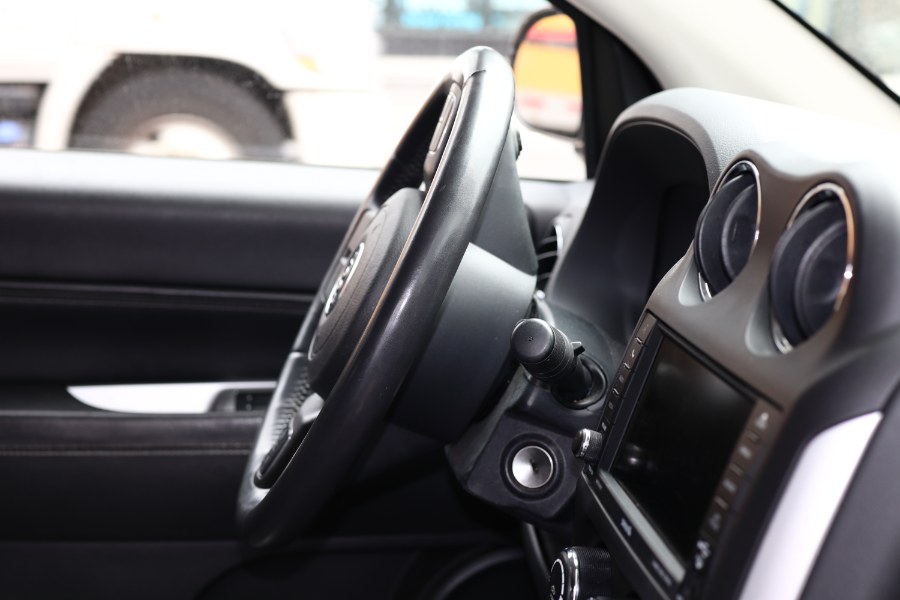 2014 Jeep Compass Latitude photo