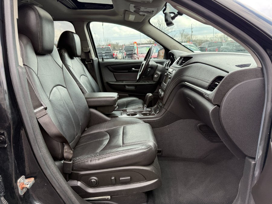 2017 Chevrolet Traverse AWD 4dr LT w/2LT photo