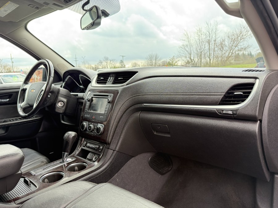 2017 Chevrolet Traverse AWD 4dr LT w/2LT photo