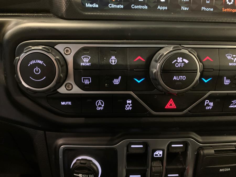 2021 Jeep Gladiator Overland 4x4 photo