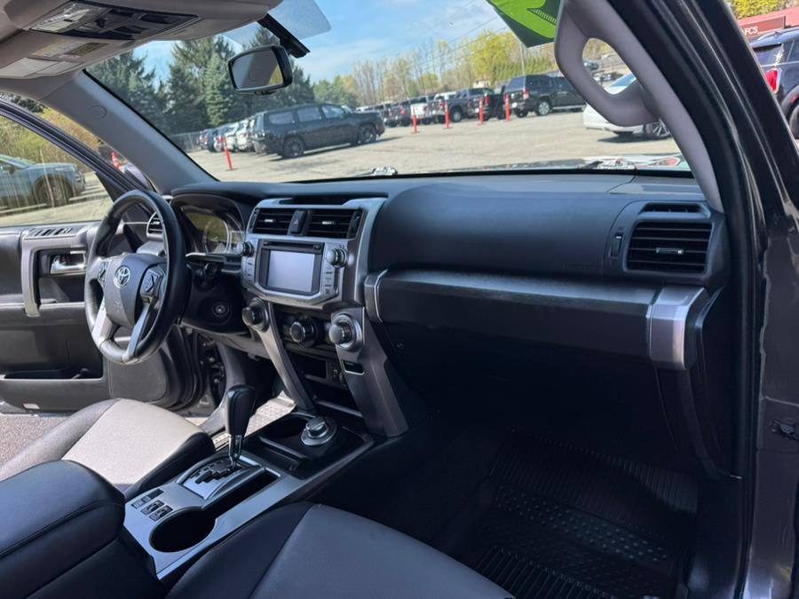 2019 Toyota 4Runner SR5 Premium 4WD (Natl) photo