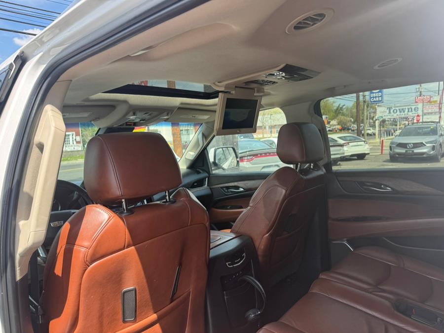 2019 Cadillac Escalade 4WD 4dr Luxury photo