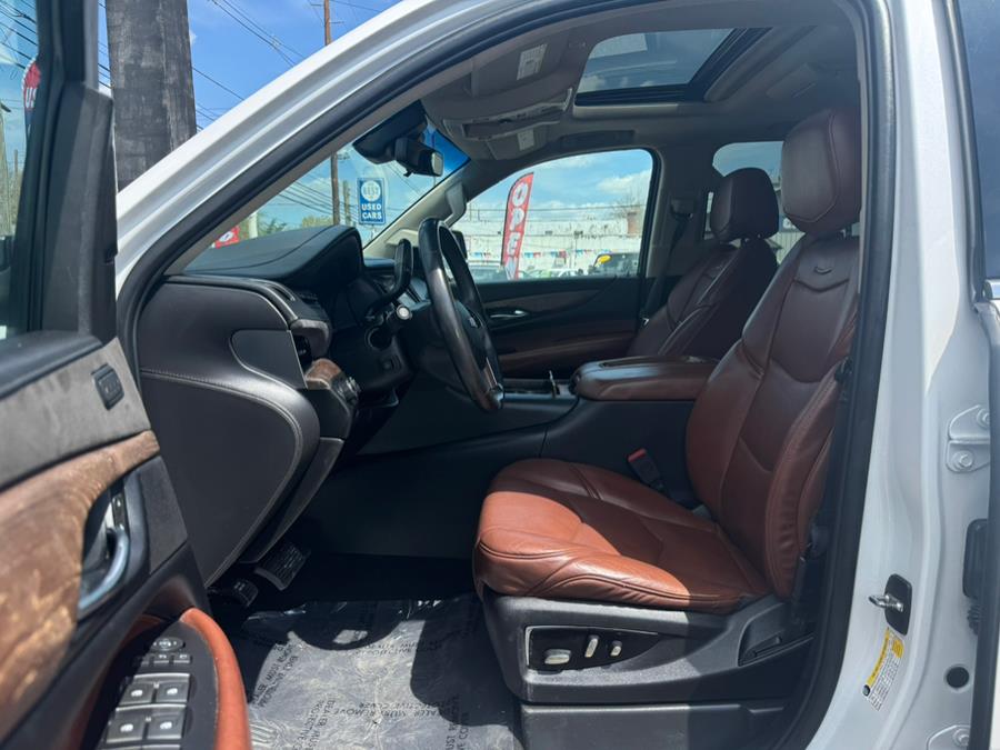 2019 Cadillac Escalade 4WD 4dr Luxury photo
