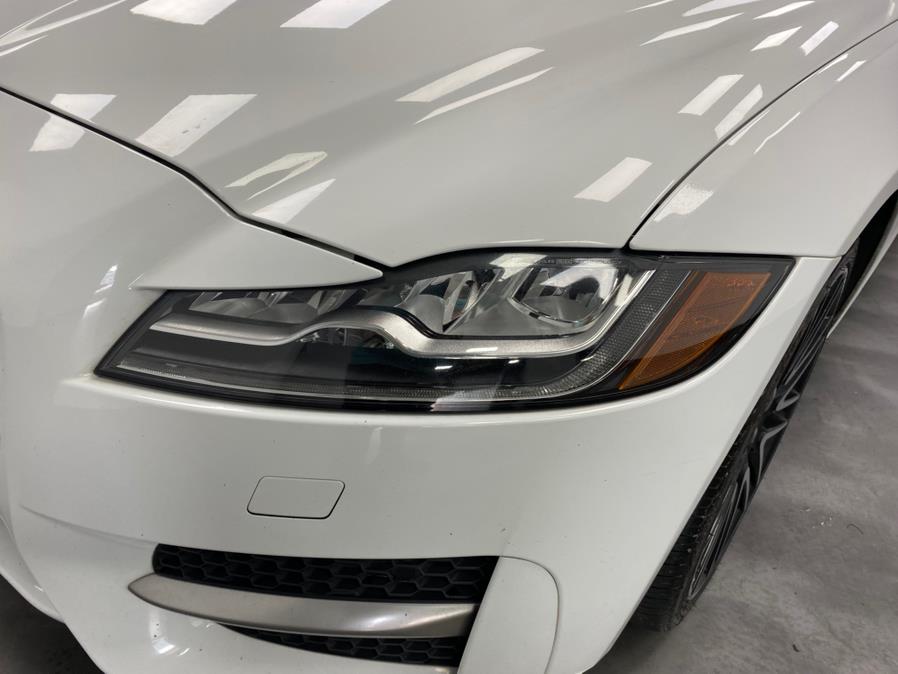 2018 Jaguar XF Sedan 35t R-Sport AWD *Ltd Ava photo