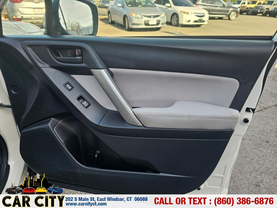 2015 Subaru Forester 2.5i Premium photo