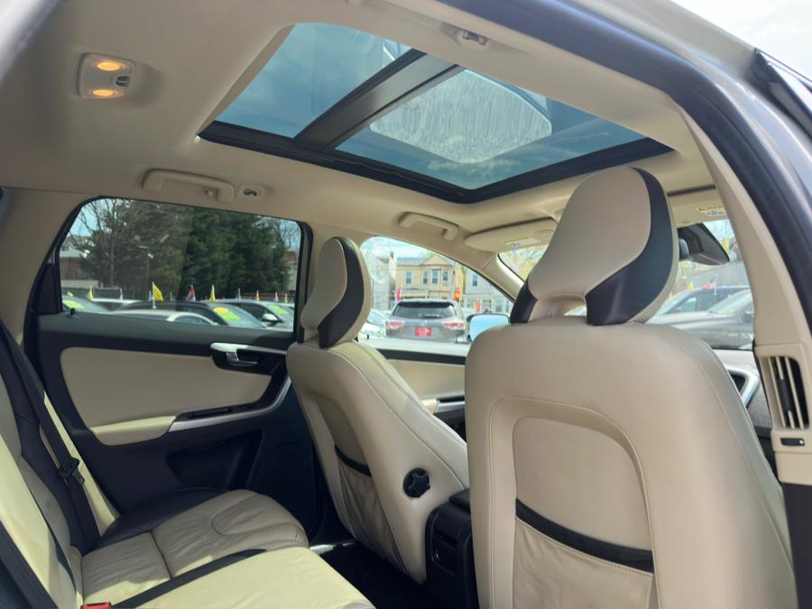 2011 Volvo XC60 T6 photo