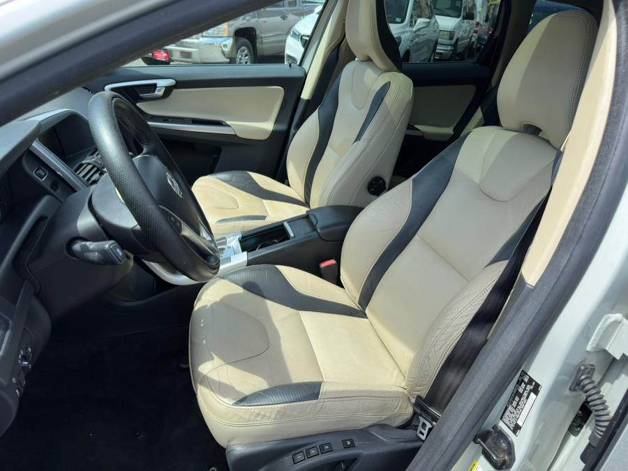 2011 Volvo XC60 T6 photo