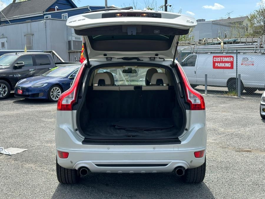 2011 Volvo XC60 T6 photo