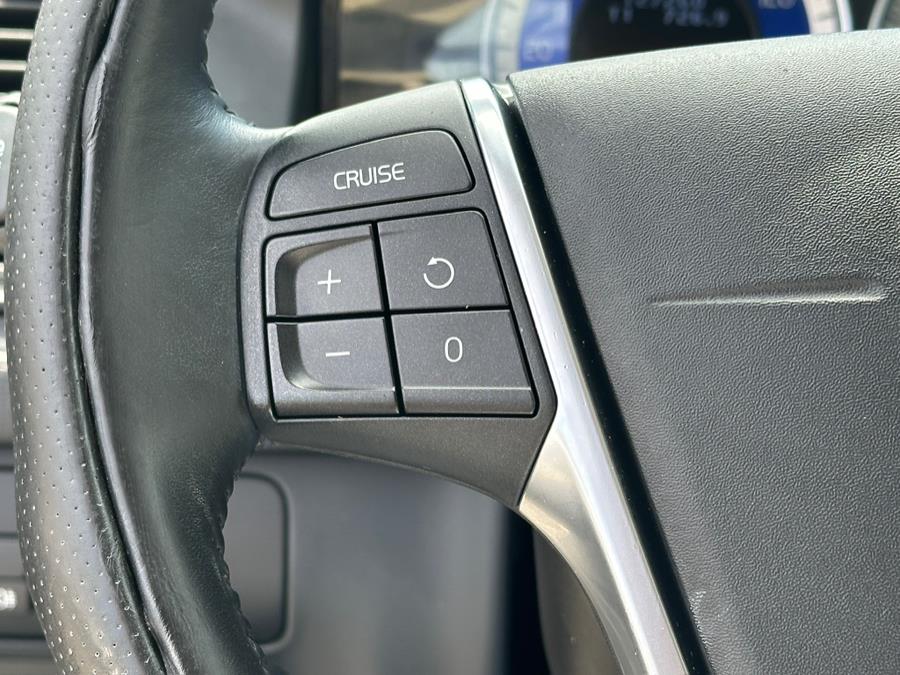 2011 Volvo XC60 T6 photo