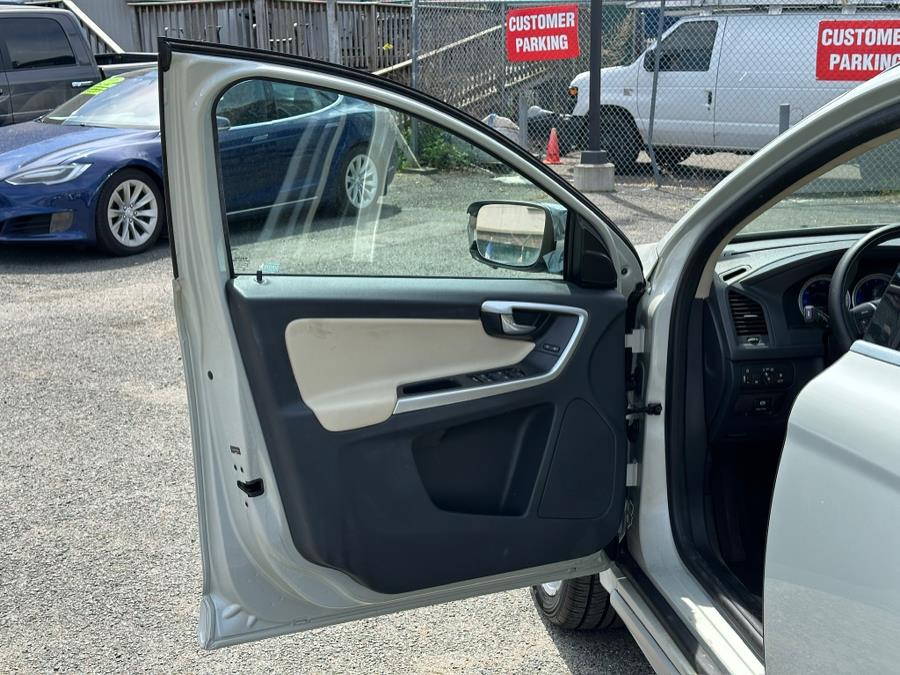 2011 Volvo XC60 T6 photo