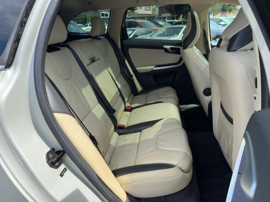 2011 Volvo XC60 T6 photo
