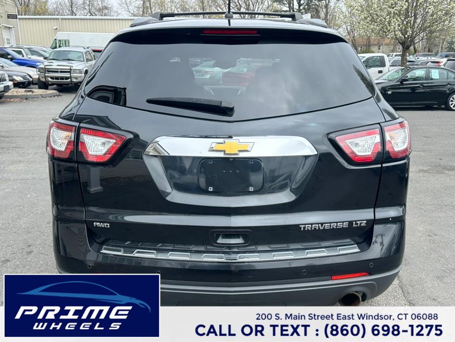2014 Chevrolet Traverse LTZ photo