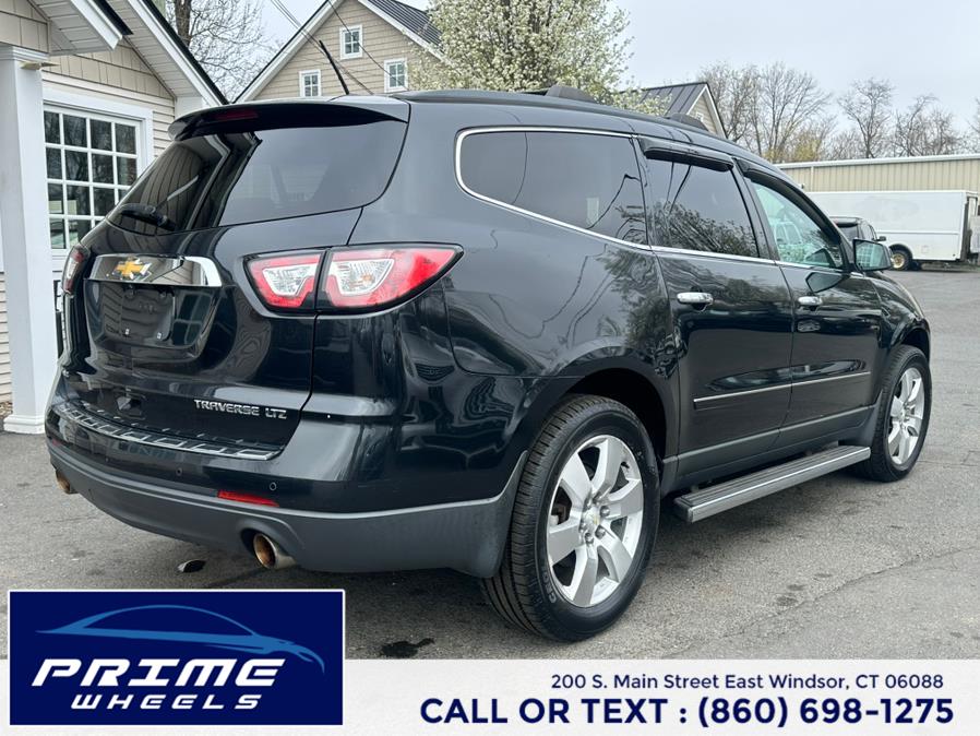 2014 Chevrolet Traverse LTZ photo