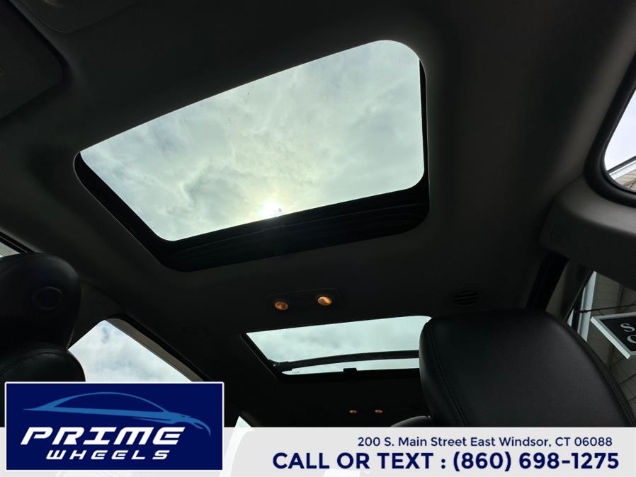 2014 Chevrolet Traverse LTZ photo