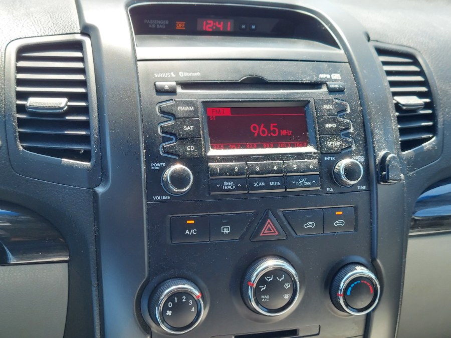 2011 Kia Sorento LX photo