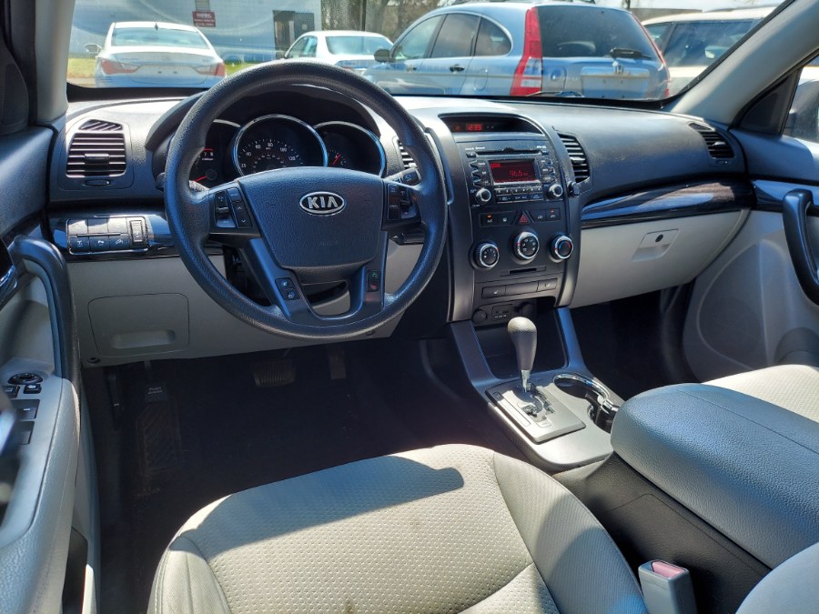 2011 Kia Sorento LX photo