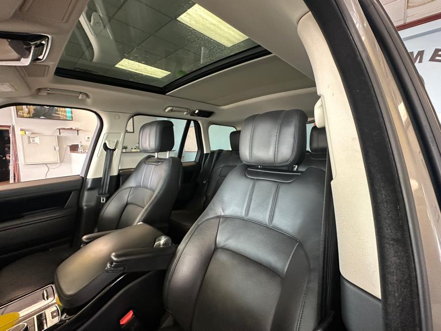 2021 Land Rover Range Rover Westminster SWB photo