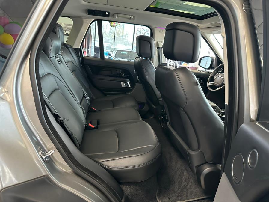 2021 Land Rover Range Rover Westminster SWB photo