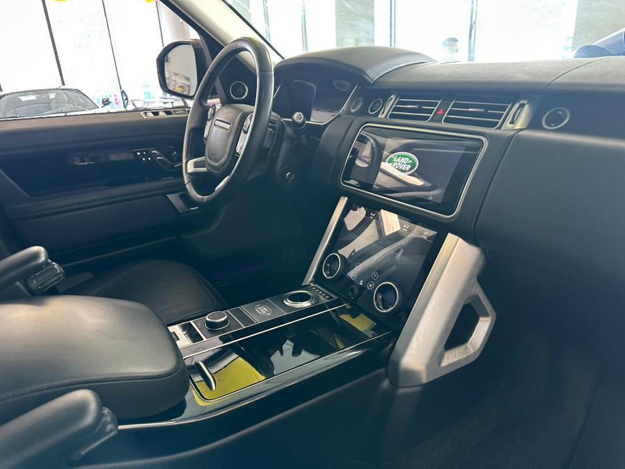 2021 Land Rover Range Rover Westminster SWB photo