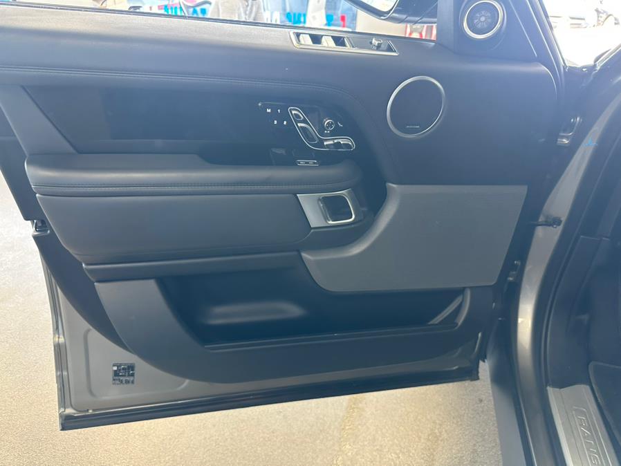2021 Land Rover Range Rover Westminster SWB photo