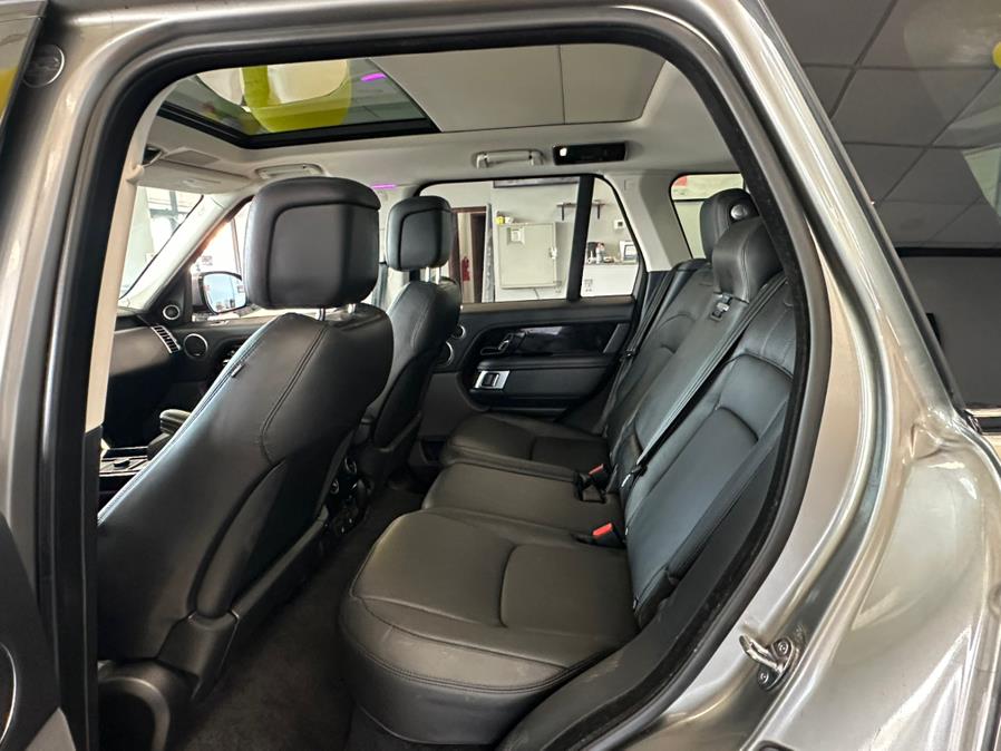 2021 Land Rover Range Rover Westminster SWB photo