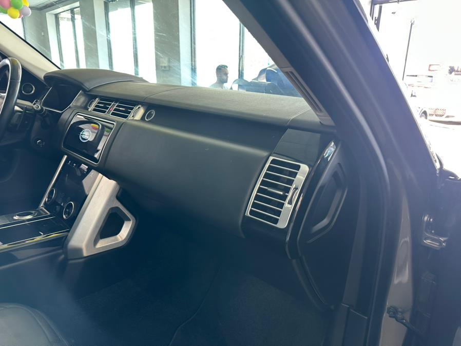 2021 Land Rover Range Rover Westminster SWB photo