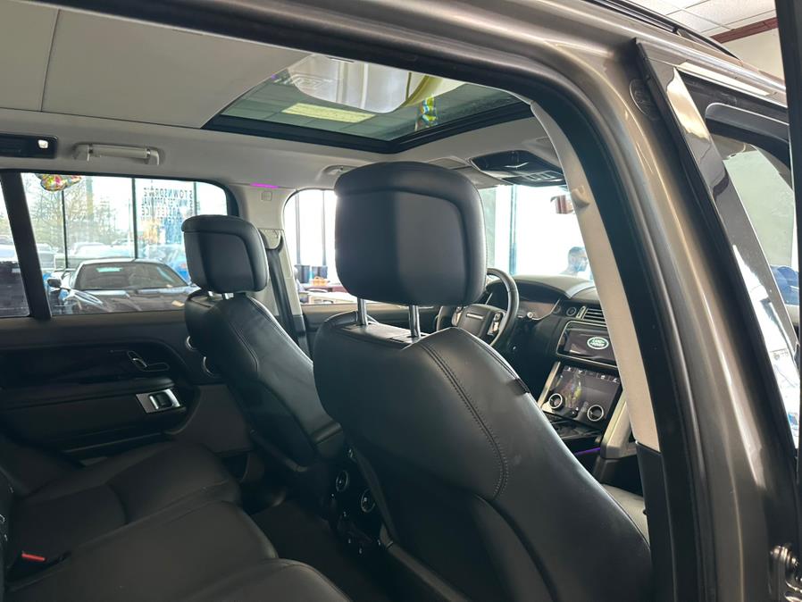 2021 Land Rover Range Rover Westminster SWB photo