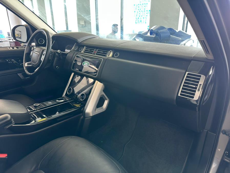 2021 Land Rover Range Rover Westminster SWB photo