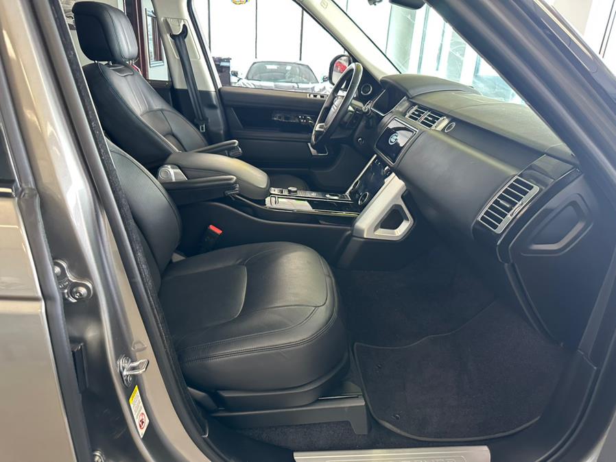 2021 Land Rover Range Rover Westminster SWB photo