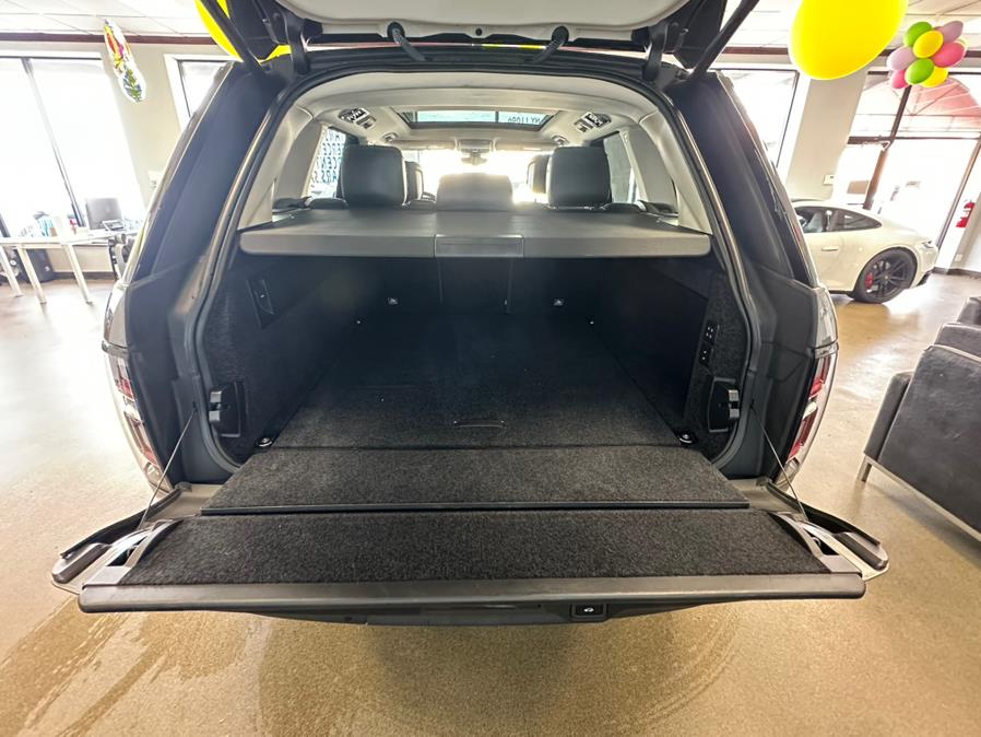 2021 Land Rover Range Rover Westminster SWB photo
