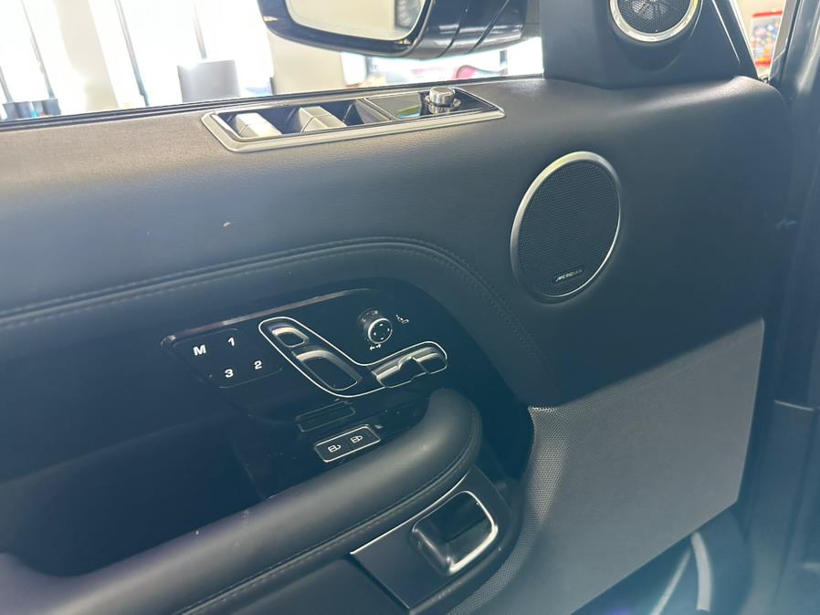 2021 Land Rover Range Rover Westminster SWB photo