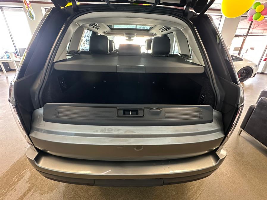 2021 Land Rover Range Rover Westminster SWB photo