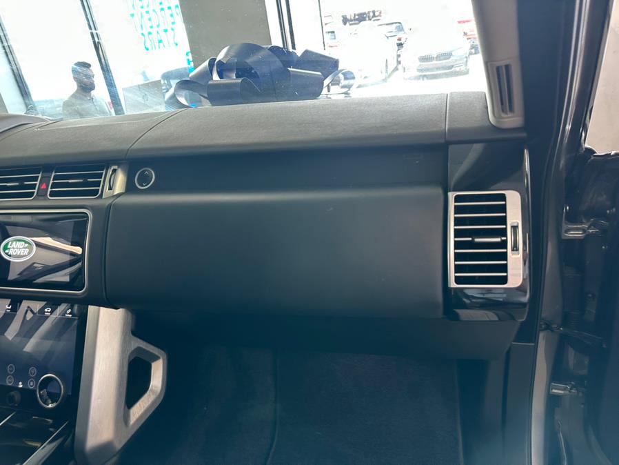 2021 Land Rover Range Rover Westminster SWB photo