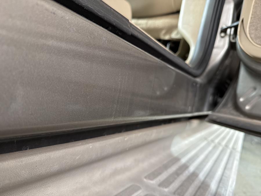 2005 Ford Excursion Limited photo