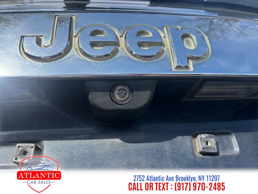 2013 Jeep Grand Cherokee Laredo X photo