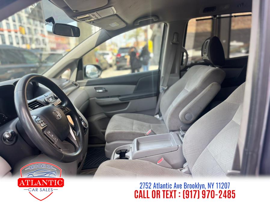 2015 Honda Odyssey 5dr EX photo