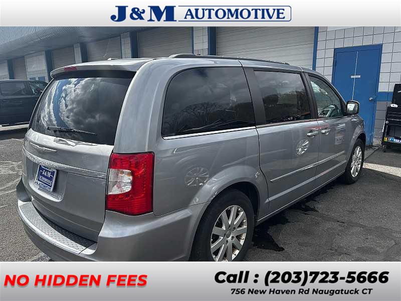 2014 Chrysler Town & Country Touring photo