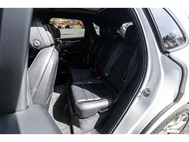 2021 Porsche Cayenne photo