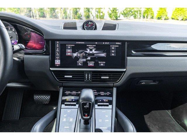 2021 Porsche Cayenne photo