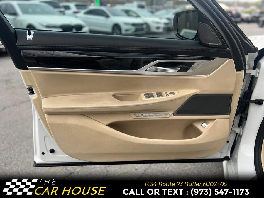 2016 BMW 7-Series 4dr Sdn 750i xDrive AWD photo