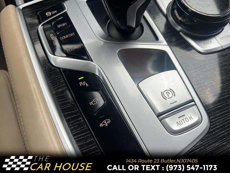 2016 BMW 7-Series 4dr Sdn 750i xDrive AWD photo