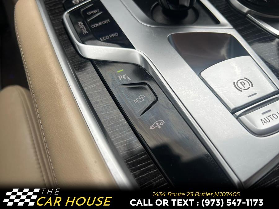 2016 BMW 7-Series 4dr Sdn 750i xDrive AWD photo