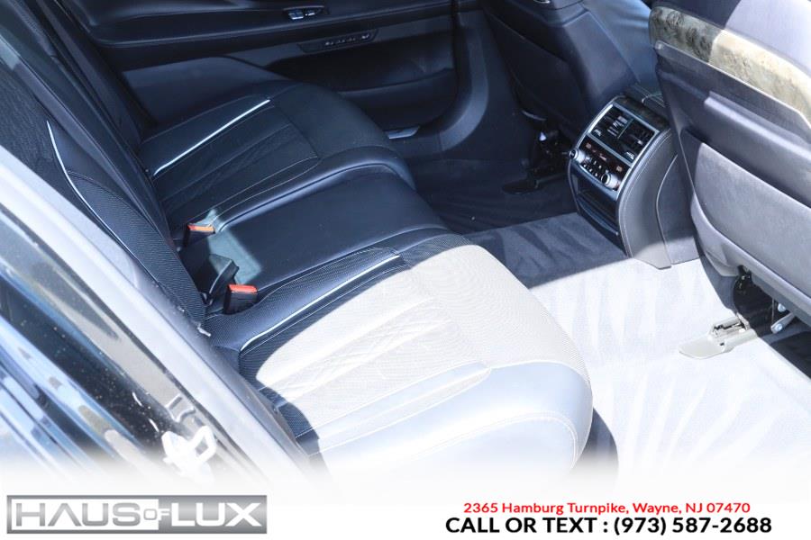 2020 BMW 7-Series 740i xDrive Sedan photo