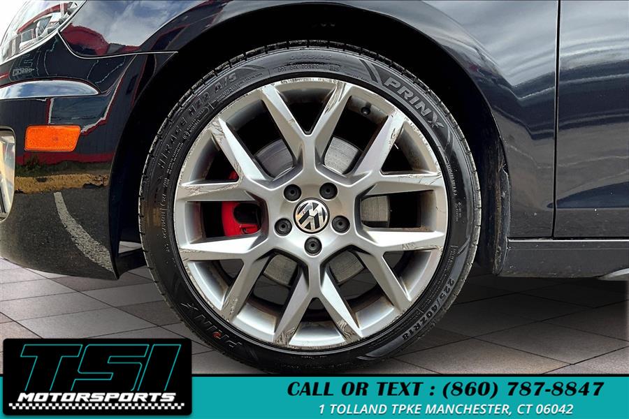2013 Volkswagen GTI Base PZEV photo
